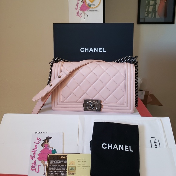 CHANEL Handbags - Chanel boy pink Lambskin medium bag